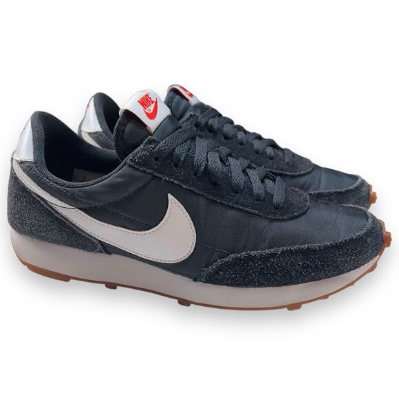 Nike Daybreak Womens Size 7 Black White Gum Athletic Running Shoes - Picture 3 of 9